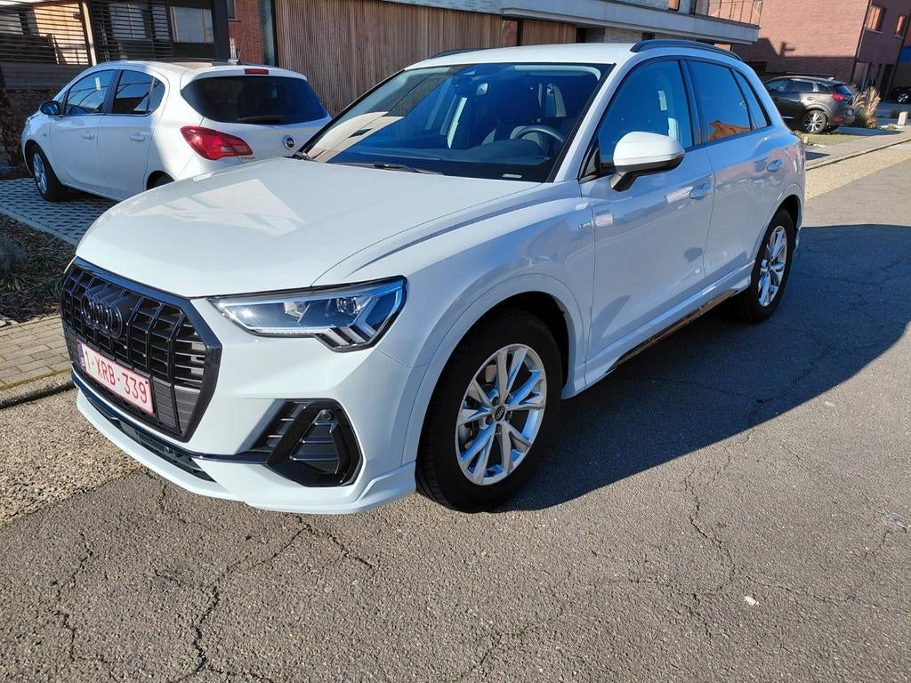 Audi Q3, Automaat, Zwart, 4 cilinders, Wit