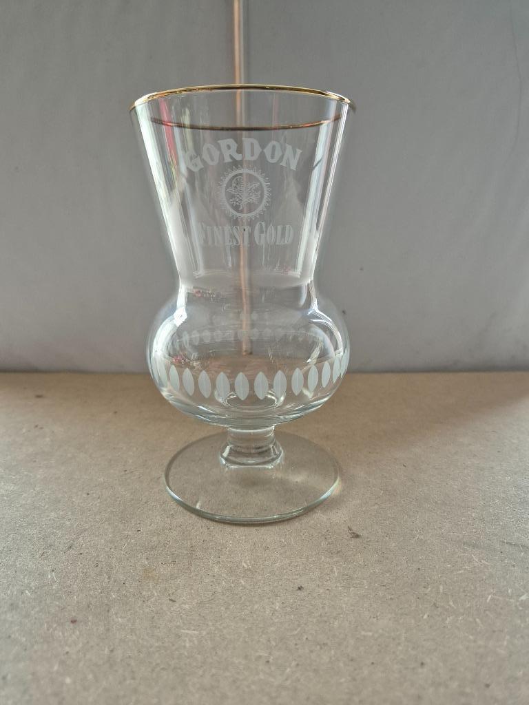 Verre Gordon Finest Gold (modèle 2), Enlèvement ou Envoi, Utilisé, Verre ou Verres, Autres marques