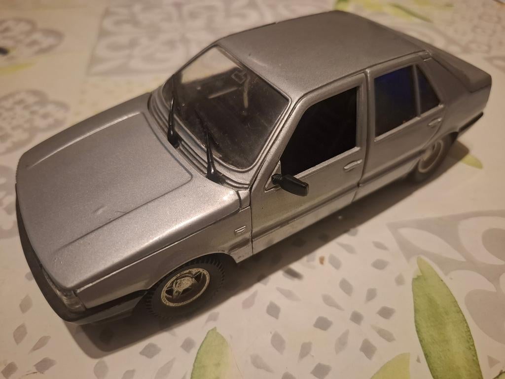 Fiat Croma 1/24, Enlèvement ou Envoi, Comme neuf, Voiture, Autres marques