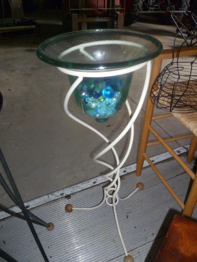 2 METALEN STAANDERS MET GLAZEN KLOK, Antiek en Kunst, Ophalen of Verzenden