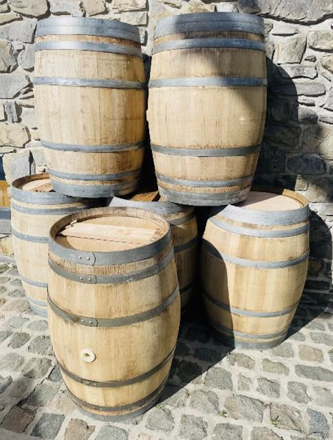 Tonneaux en bois (chêne) 225l. Excellent etat. Livraison, Enlèvement ou Envoi, Comme neuf