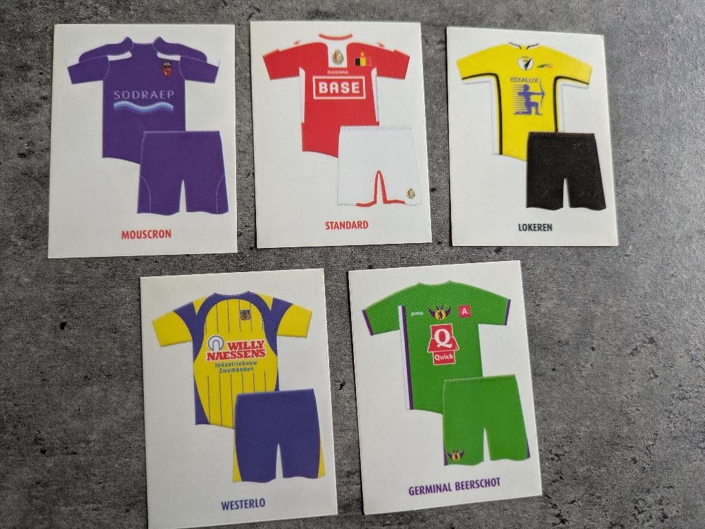 PANINI FOOTBALL 2010 tenues stickers 5x voetbal zeldzaam, Envoi, Neuf