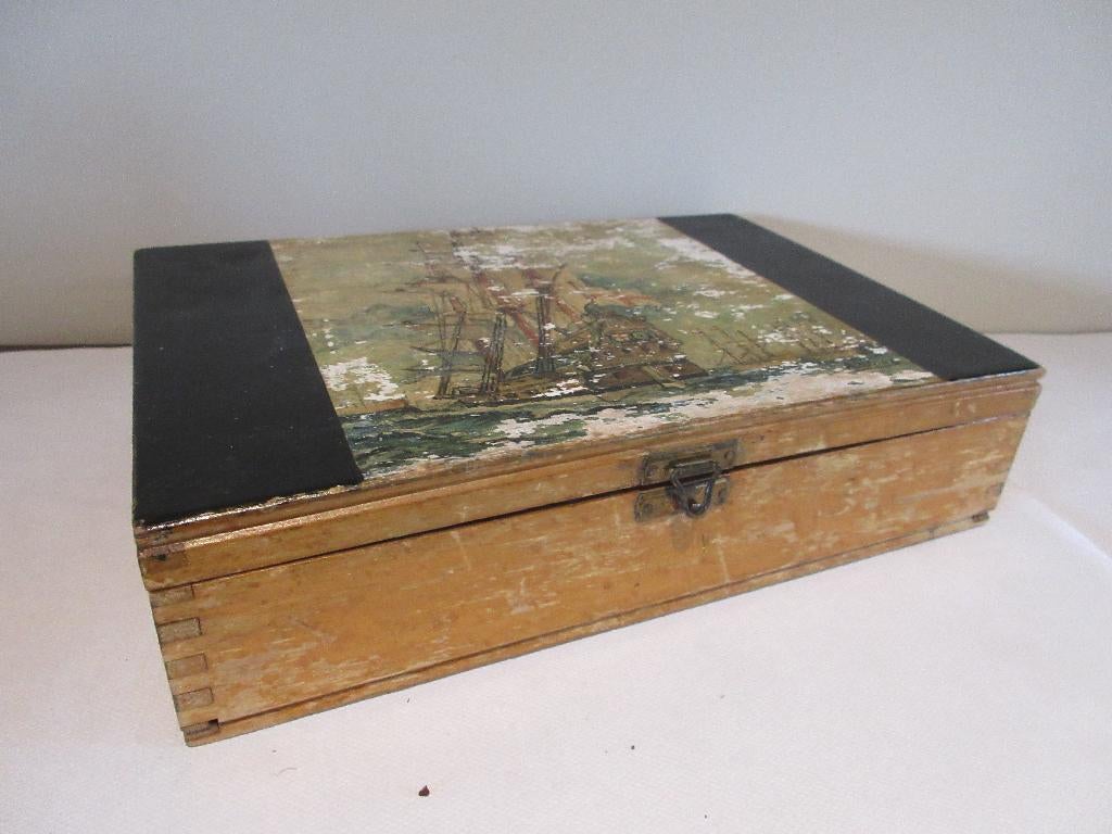 Ancienne boîte en bois avec peinture marine A. VOOS, Antiquités & Art, Enlèvement