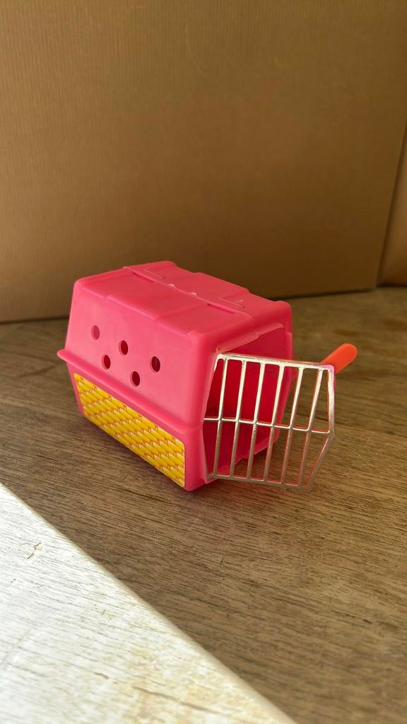 Mattel Barbie Cat fluff draagmand, Kinderen en Baby's, Speelgoed | Poppen, Ophalen of Verzenden, Zo goed als nieuw, Barbie