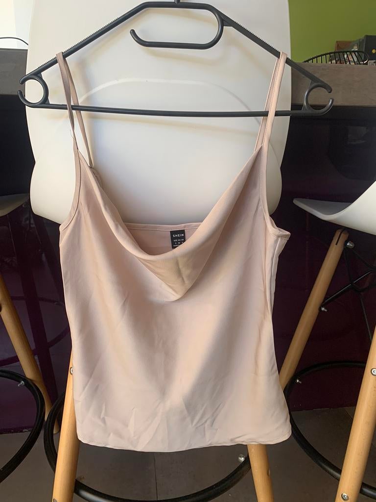 Nouveau top beige taille 36 shein, Vêtements | Femmes, Tops, Enlèvement ou Envoi, Comme neuf, Taille 36 (S), Beige