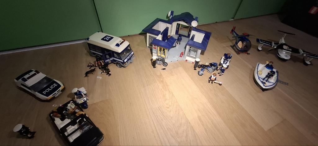 Lot Playmobil sur le thème police + bande d'escrocs, Enlèvement ou Envoi, Utilisé