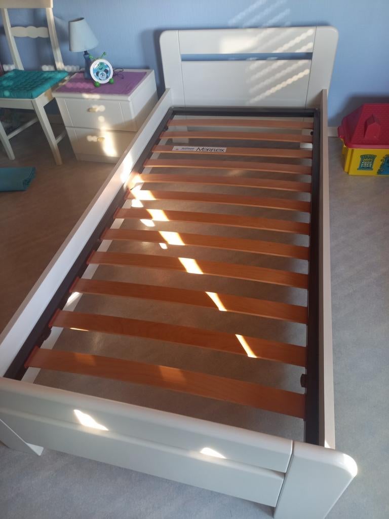 Bed tiener,1persoons,mooi gelakt,wit, Ophalen, Zo goed als nieuw