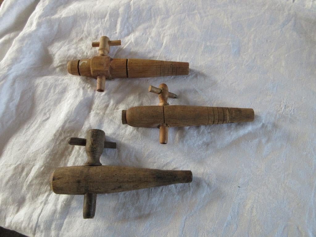 3 houten kraantjes voor bier en wijnvaten kraantjes in hout, Verzamelen, Biermerken, Ophalen