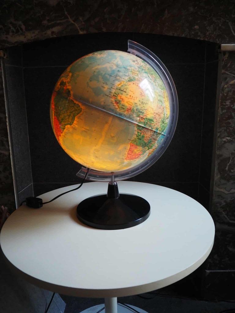 Vintage Franse wereldbol lamp, 1980s, Huis en Inrichting, Woonaccessoires | Wereldbollen, Ophalen, Verlicht, Zo goed als nieuw