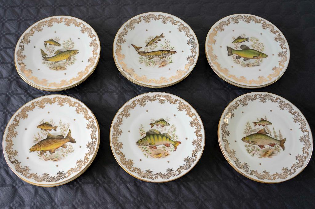 12 Limoges porseleinen borden met vis motief, Ophalen, Zo goed als nieuw, Vintage, Bord(en)