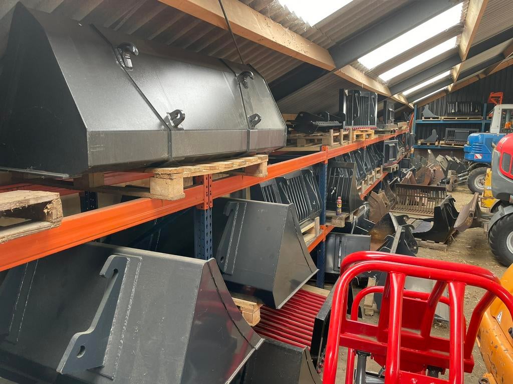 Grondbakken puinbakken tegelriek palletvorken aanbouwdelen, Ophalen