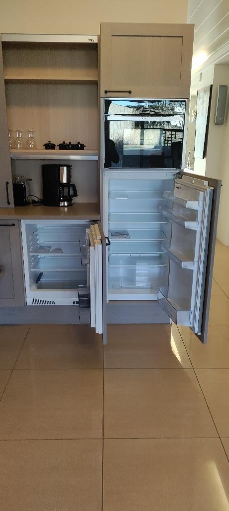 Toonzaal keuken te koop -- 385 cm lang - 245 cm diepte --, Composite, Autres couleurs, Comme neuf, Enlèvement