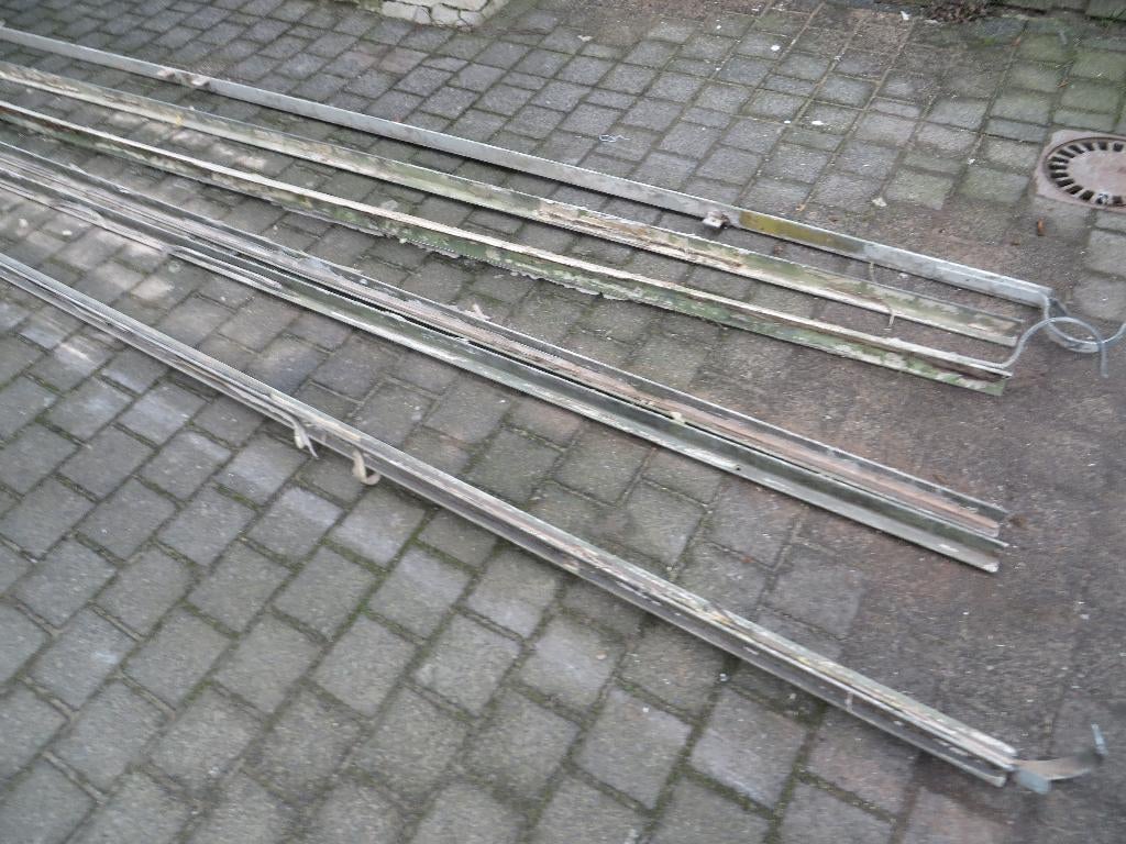 T staven en hoekijzers 50 x 50, Ophalen