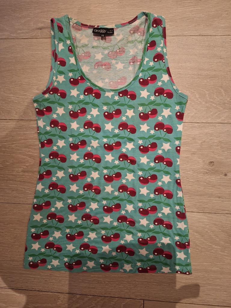 Topje, merk Groggy (JBC), maat XS, lichtblauw met kersen, Kleding | Dames, Nieuw, Ophalen of Verzenden, Zonder mouw, Maat 34 (XS) of kleiner