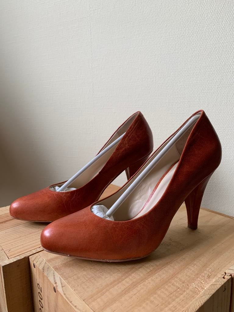 Chaussures élégantes pour femmes taille 38 de la marque Noe, Vêtements | Femmes, Enlèvement, Comme neuf