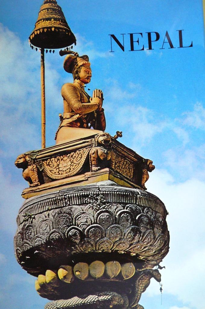 Népal Auteur: Arthur Dürst editions Sylva Zurich, Ophalen of Verzenden, Gelezen, Arthur Dürst, Plaatjesalbum