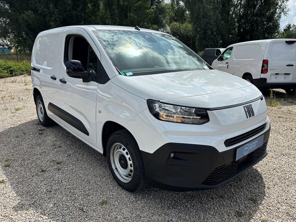 Fiat Doblo VAN L1 LIGHT 1.5 BlueHDi 100 6MT* 220 VOLT AANSL, Autos, Fiat, Achat, Entreprise, Boîte manuelle, Noir