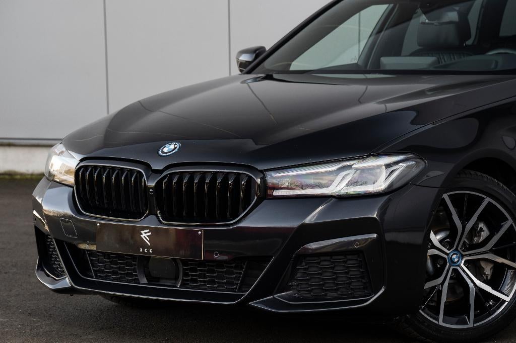 BMW 530 eXAS Touring PHEV VATCAR/NAPPA/PANO/FULLSPEC, Auto's, 1935 kg, 4 cilinders, 2000 kg, Zwart