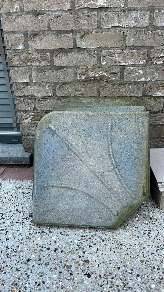 4 stuks parasolvoet in steen, Tuin en Terras, Ophalen, Parasolvoet