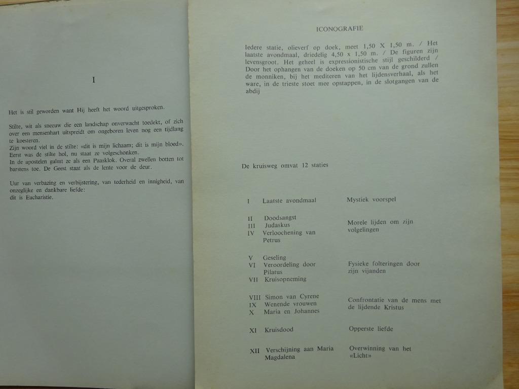 Kunstmap 1980 Via Crucis - Armand Demeulemeester, Ophalen of Verzenden, Gelezen