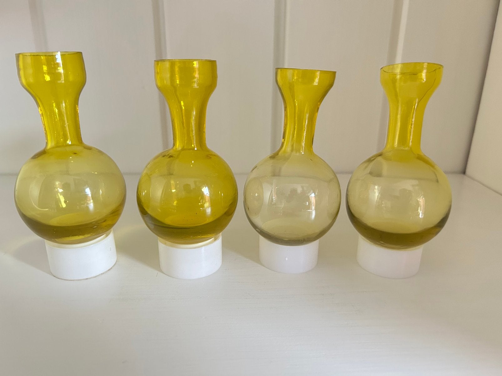 4 glazen hangvaasjes, Ophalen of Verzenden