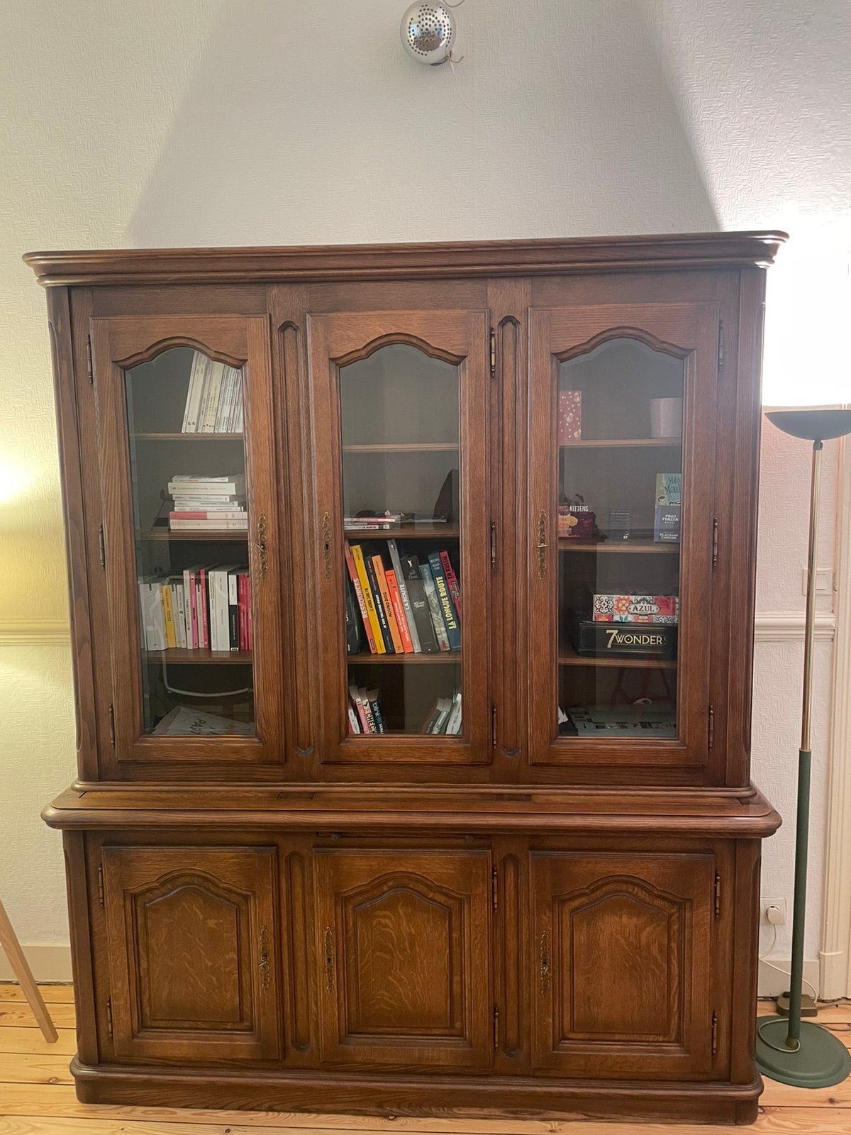 Bibliothèque/buffet en bois ancien en très bon état, Maison & Meubles, 25 à 50 cm, 150 à 200 cm, Comme neuf, Enlèvement