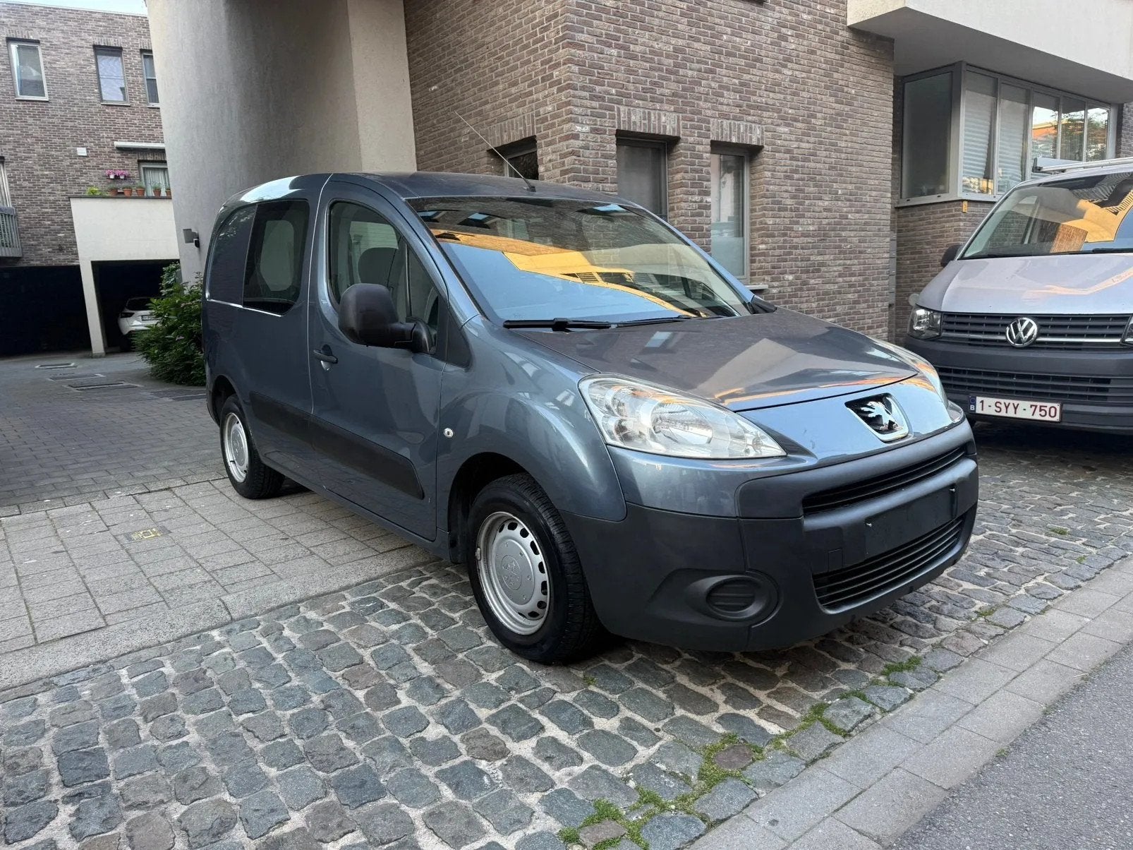 PEUGEOT PARTNER / 1.6 BENZINE / 31000KM / OHB / GARANTIE, Auto's, 4 deurs, Monovolume, Gebruikt, Overige kleuren