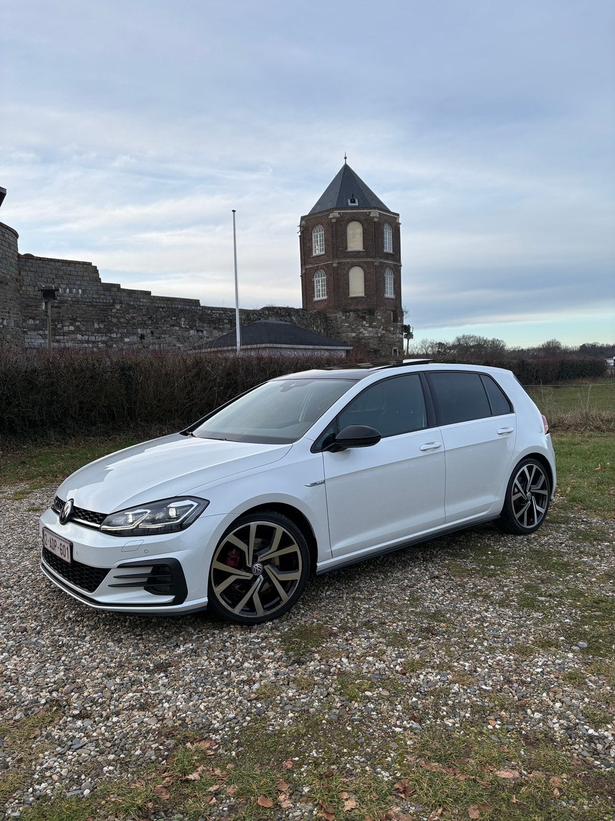 Volkswagen Golf 7.5 GTD / PANO / DSG / CAMERA / LED / ACC, Stof, Wit, 1990 cc, Stadsauto