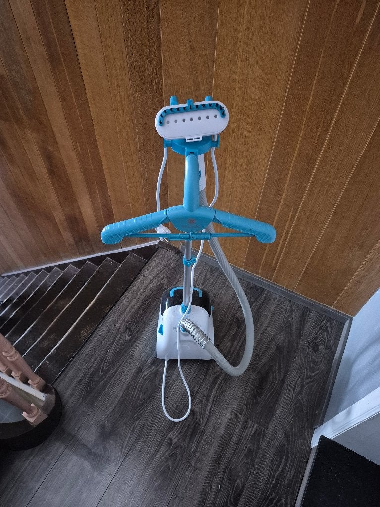 Appareil de repassage avec ceintre, Electroménager, Vapeurs, Enlèvement, Utilisé, Défroisseur