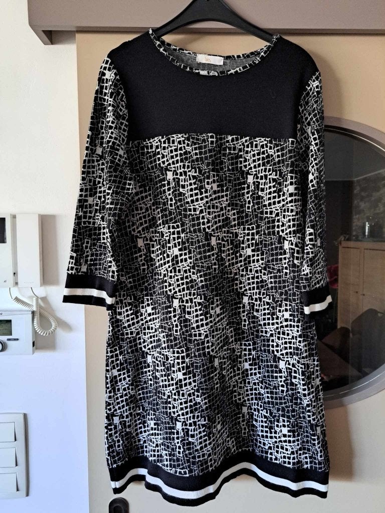 Signe Nature Jurk Zwart Wit Patroon Mt XL/XXL, Kleding | Dames, Jurken, Zo goed als nieuw, Maat 46/48 (XL) of groter, Zwart, Boven de knie