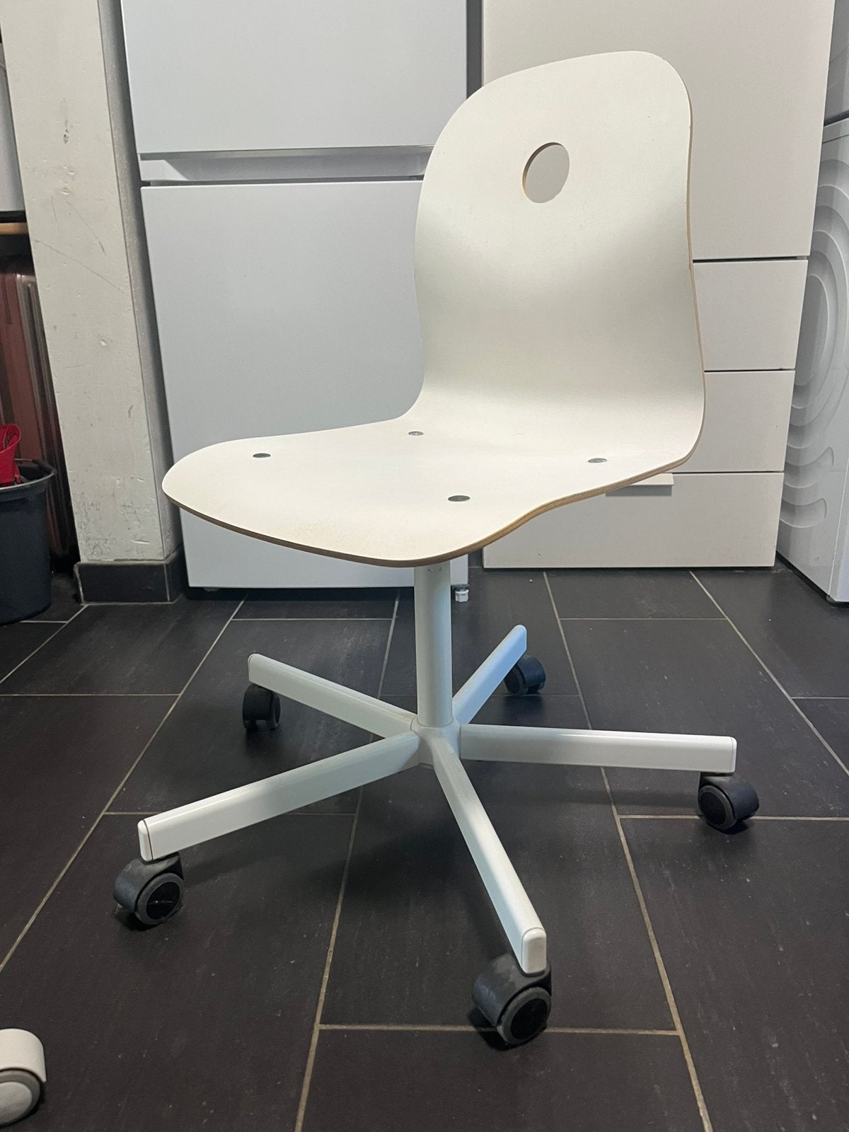 Twee goede bureaustoelen., Huis en Inrichting, Ophalen, Gebruikt, Wit, Bureaustoel