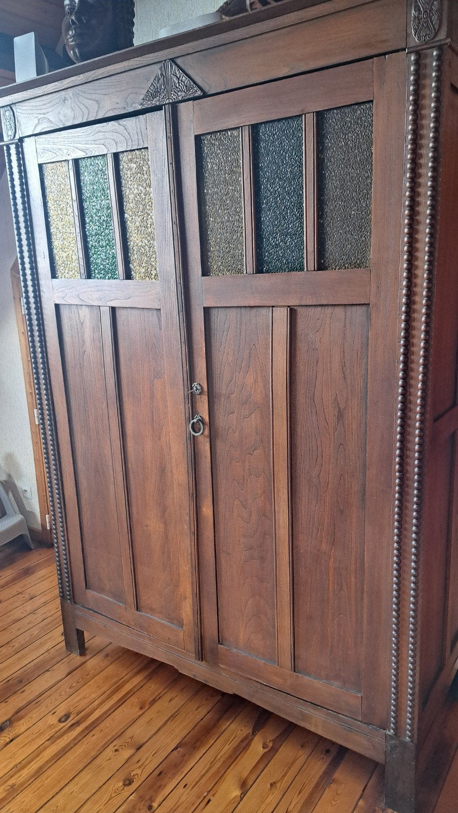 Kleerkast bruin met gekleurd glas, Antiek en Kunst, Ophalen