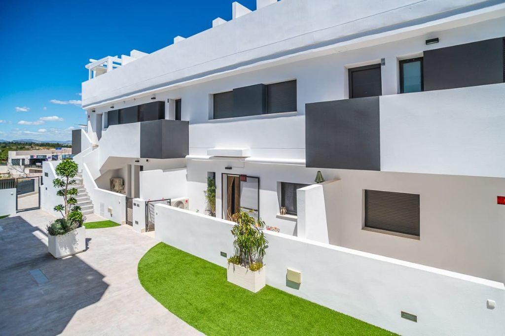 Recente duplex benedenwoning in Torrevieja, Immo, Buitenland, Spanje, Los Balcones - Torrevieja, 138 m², 3 kamers
