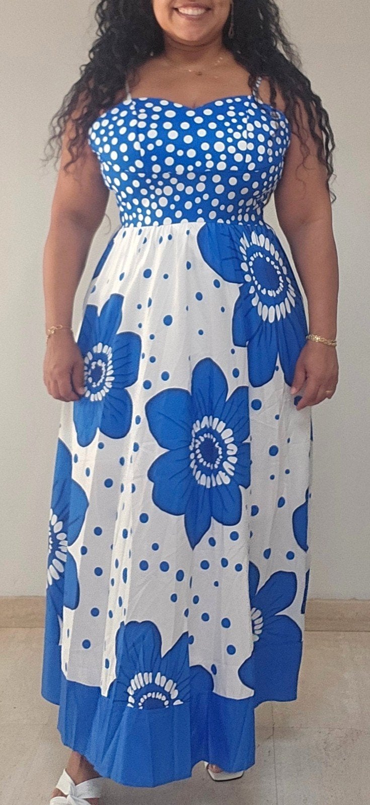 Prachtige lange jurk in blauw en wit met bloemenprint., Ophalen of Verzenden, Maat 42/44 (L), Blauw