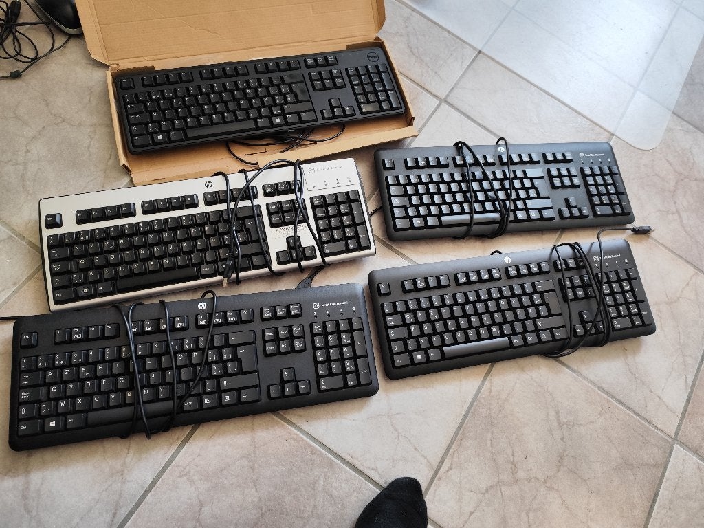 5 x toetsenborden weinig gebruikt, Ophalen, Gebruikt, Azerty, HP