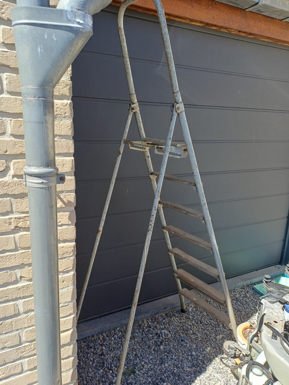 escabelle / escabeau / échelle ?, Bricolage & Construction, Échelles & Escaliers, Enlèvement, Échelle, Moins de 2 mètres