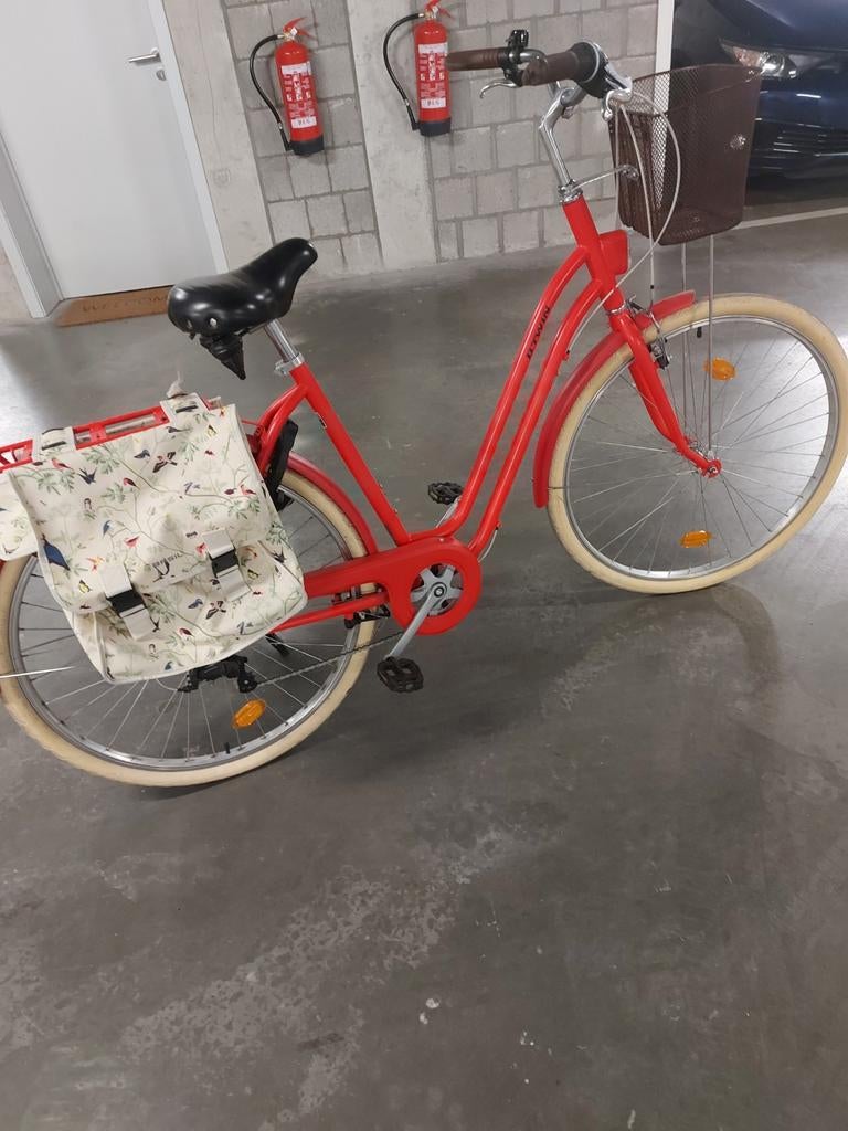 Fiets 28 inch zo goed als nieuw, Fietsen en Brommers, Ophalen of Verzenden, Mandje