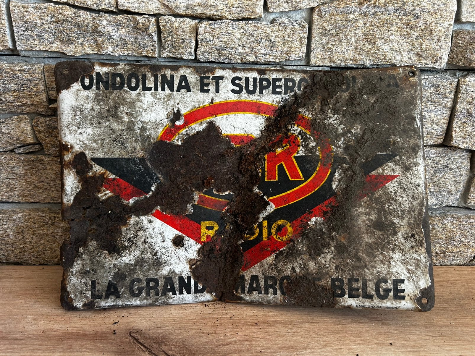 Ancienne plaque émaillée SBR Radio, Enlèvement