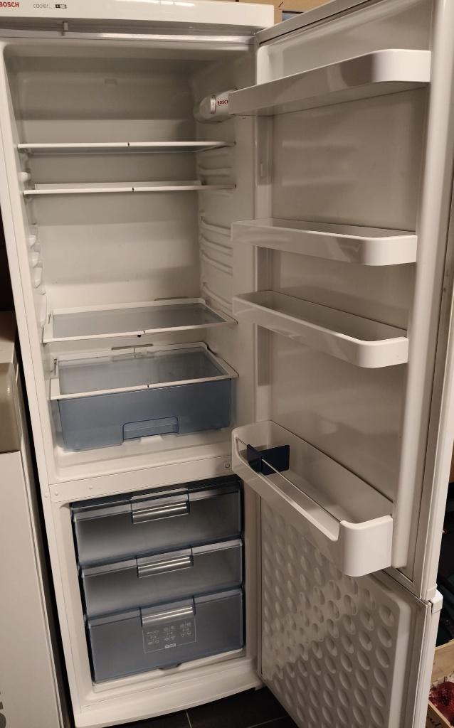 Combinaison réfrigérateur-congélateur autoportante Bosch, 160 cm ou plus, Enlèvement, Utilisé, 200 litres ou plus