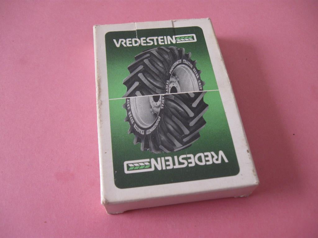 Kaartspel - speelkaarten Vredestein tractor banden, Ophalen of Verzenden, Zo goed als nieuw, Speelkaart(en)