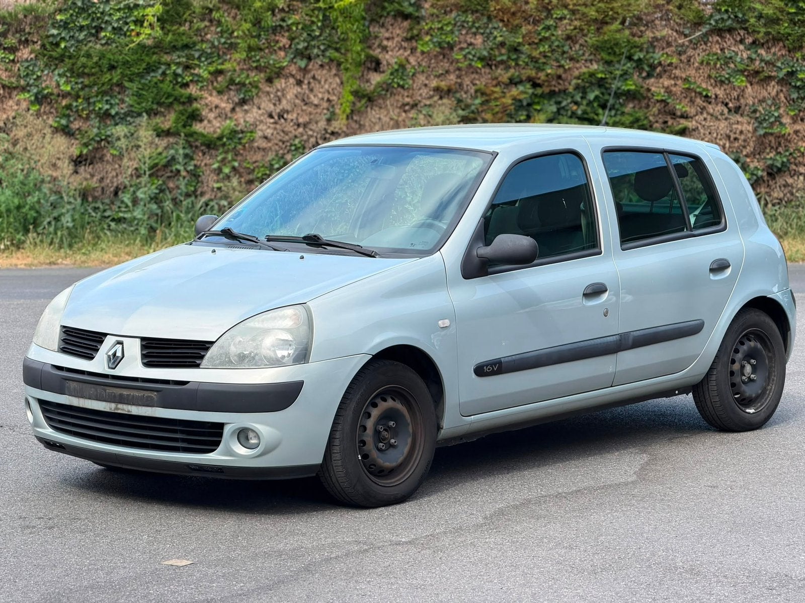 Renault Clip 1.2i 130.000 DKM, Auto's, Voorwielaandrijving, Stof, Bedrijf, 5 zetels