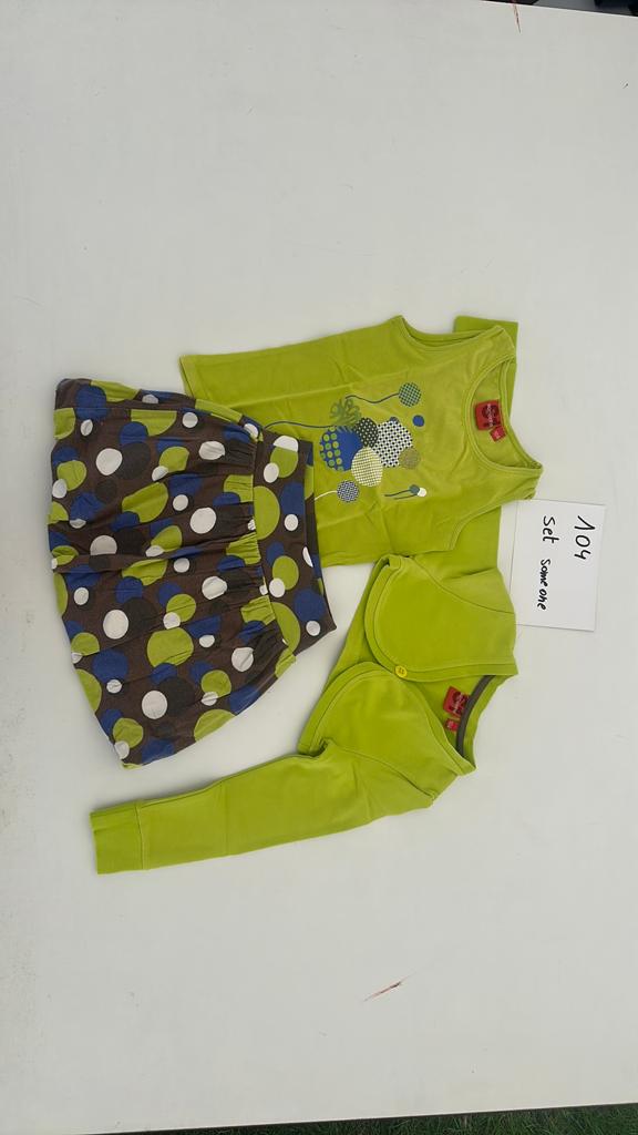 Set someone meisje maat 104, Kinderen en Baby's, Ophalen, Meisje