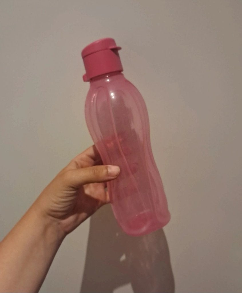 Tupperware drinkfles 0.5l met sportdop roze, Huis en Inrichting, Overige kleuren, 500 ml, Ophalen of Verzenden, Zo goed als nieuw