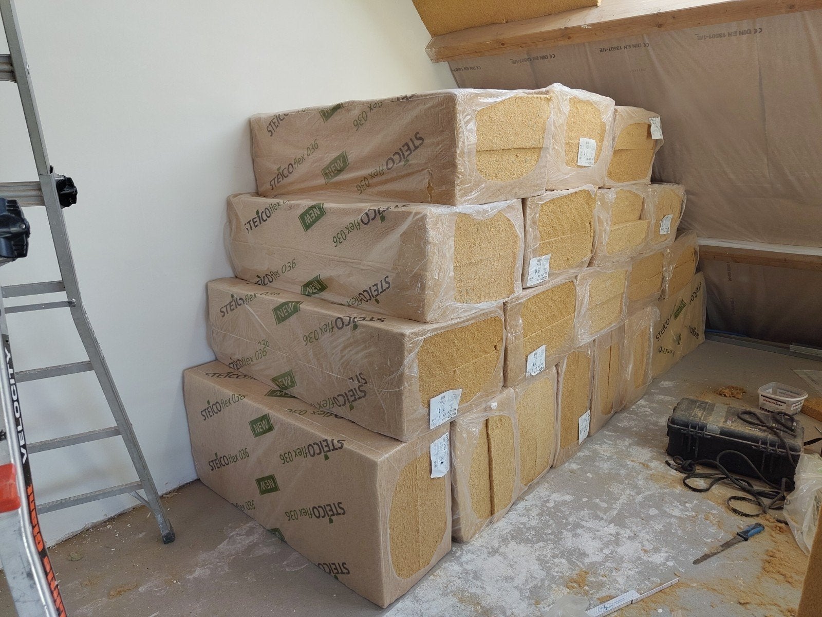 Houtwol 200mm 35m², Doe-het-zelf en Bouw, Overige materialen, 12 cm of meer, Nieuw, 15 m² of meer