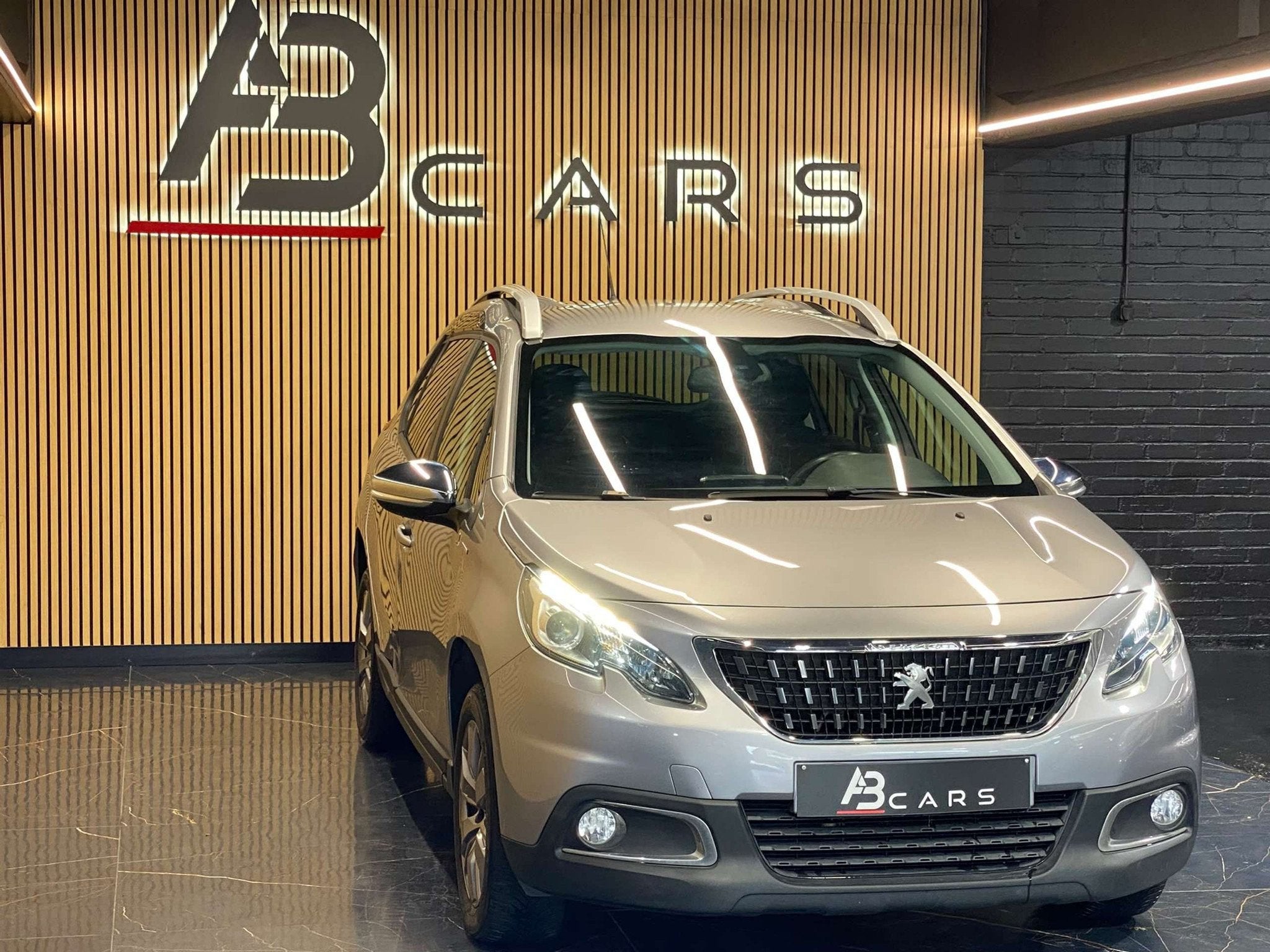 Peugeot 2008 1.2I * GARANTIE 12 MOIS *, Argent ou Gris, Achat, Euro 6, Entreprise