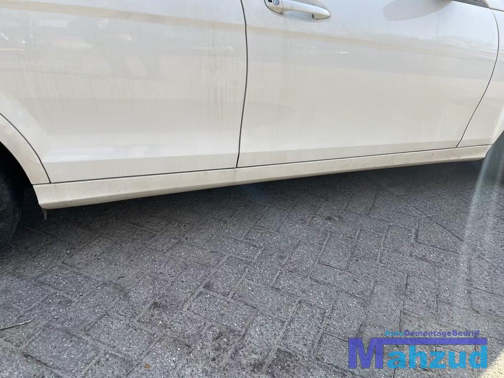 MERCEDES C W204 wit 149 rechts zijskirt sideskirt 2011-2014, Autos : Pièces & Accessoires, Mercedes-Benz AG, Mercedes-Benz, Utilisé