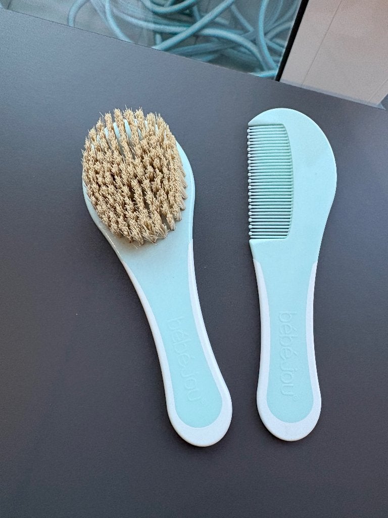 Bébé jou borstel en kam te koop, Ophalen, Nieuw, Kraamcadeau