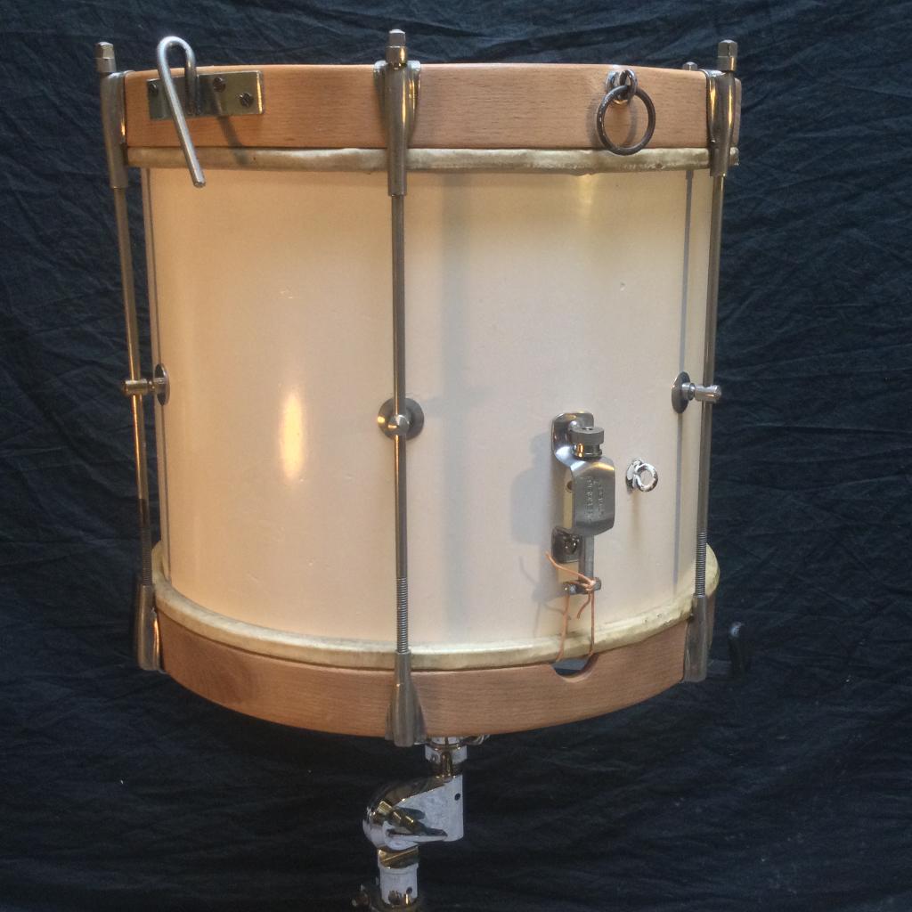 Bonne caisse claire de marche ancienne de 13,4 x 11 pouces, Musique & Instruments, Enlèvement ou Envoi, Comme neuf, Tambour