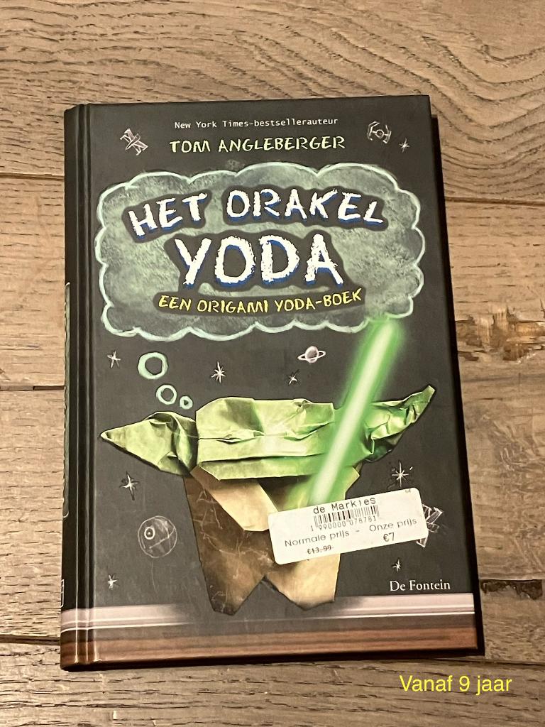 Tom Angleberger - Het orakel Yoda, Boeken, Ophalen of Verzenden, Gelezen, Fictie algemeen