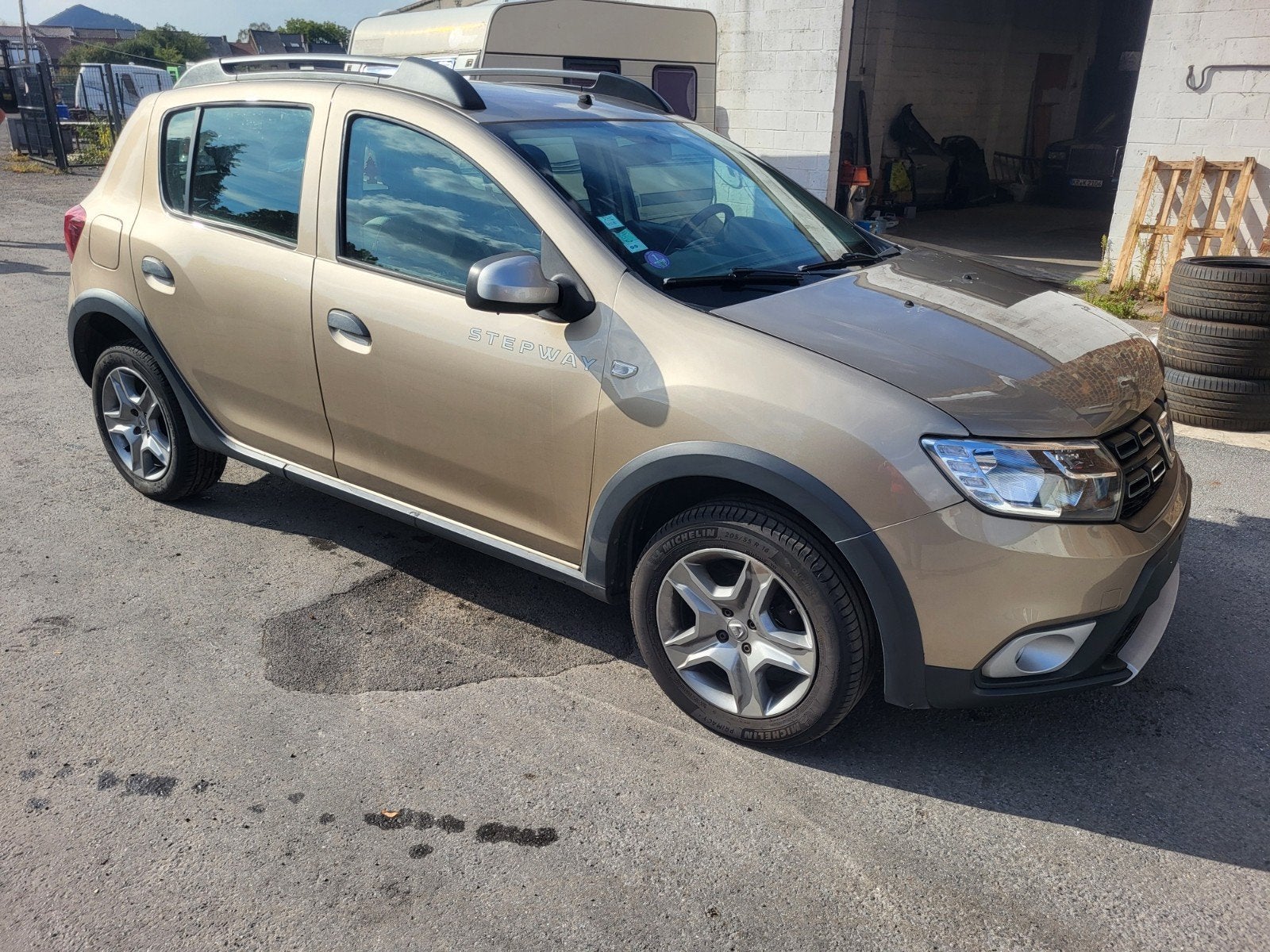 Dacia Sandero stepway 2019 80.000km, Auto's, Voorwielaandrijving, Beige, 5 deurs, Particulier